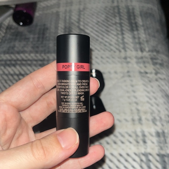 NUDESTIX Dewy Blush Color for Cheeks + Eyes + Lips
with a brush - Picture 5 of 10